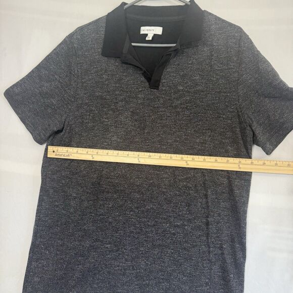 Calibrate Men's Polo Shirt Size Medium Black/ Grayish Hidden Buttons Stretch - Picture 3 of 8